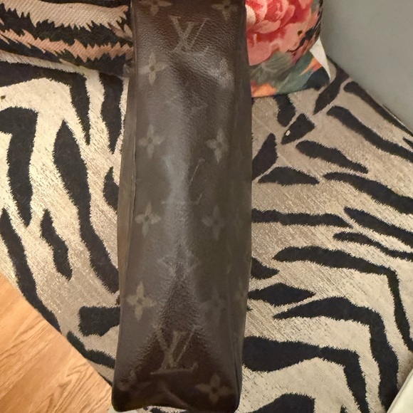 LV Brown Monogram Toiletry Bag - Picture 7 of 10